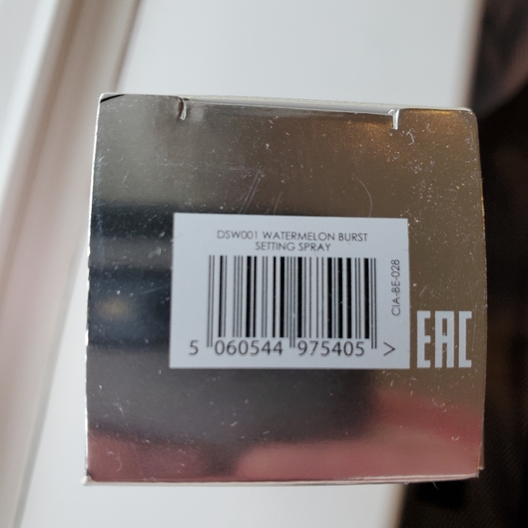 Watermelon Burst Setting Spray - Picture 4 of 4